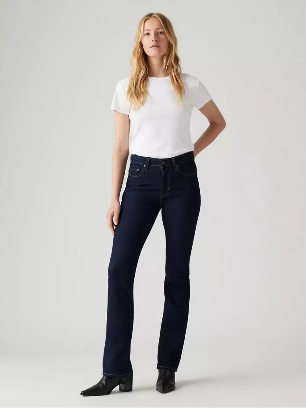 Levi’s 725 High Rise Bootcut Jeans